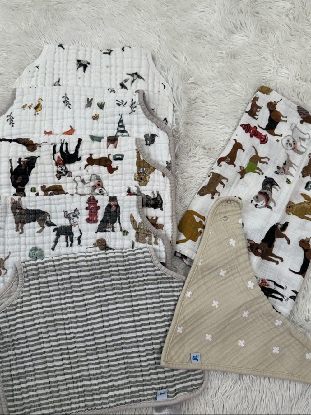 🔎 Bundle of 7 Little Unicorn Burp Clothes/Gauze Small Blanket/Bib